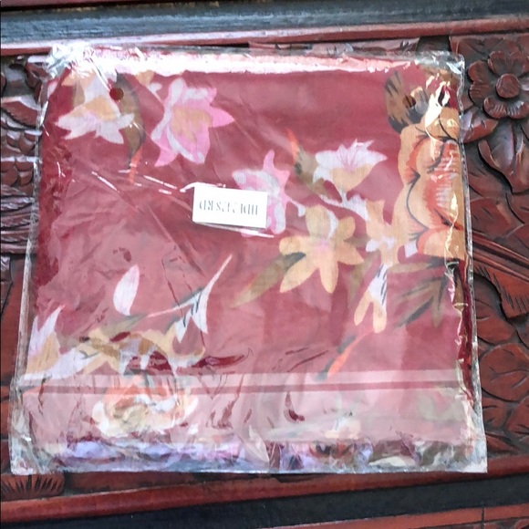 Red Floral scarf - Picture 4 of 7